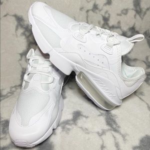 White Nike AirMax Women 7.5